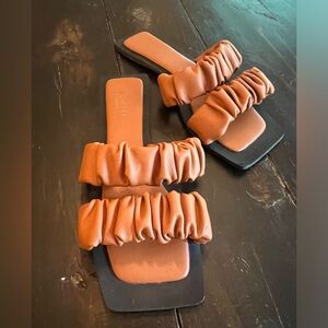 SIMMI London Flats / Slides / Sandals - size 9.5 (8 UK)